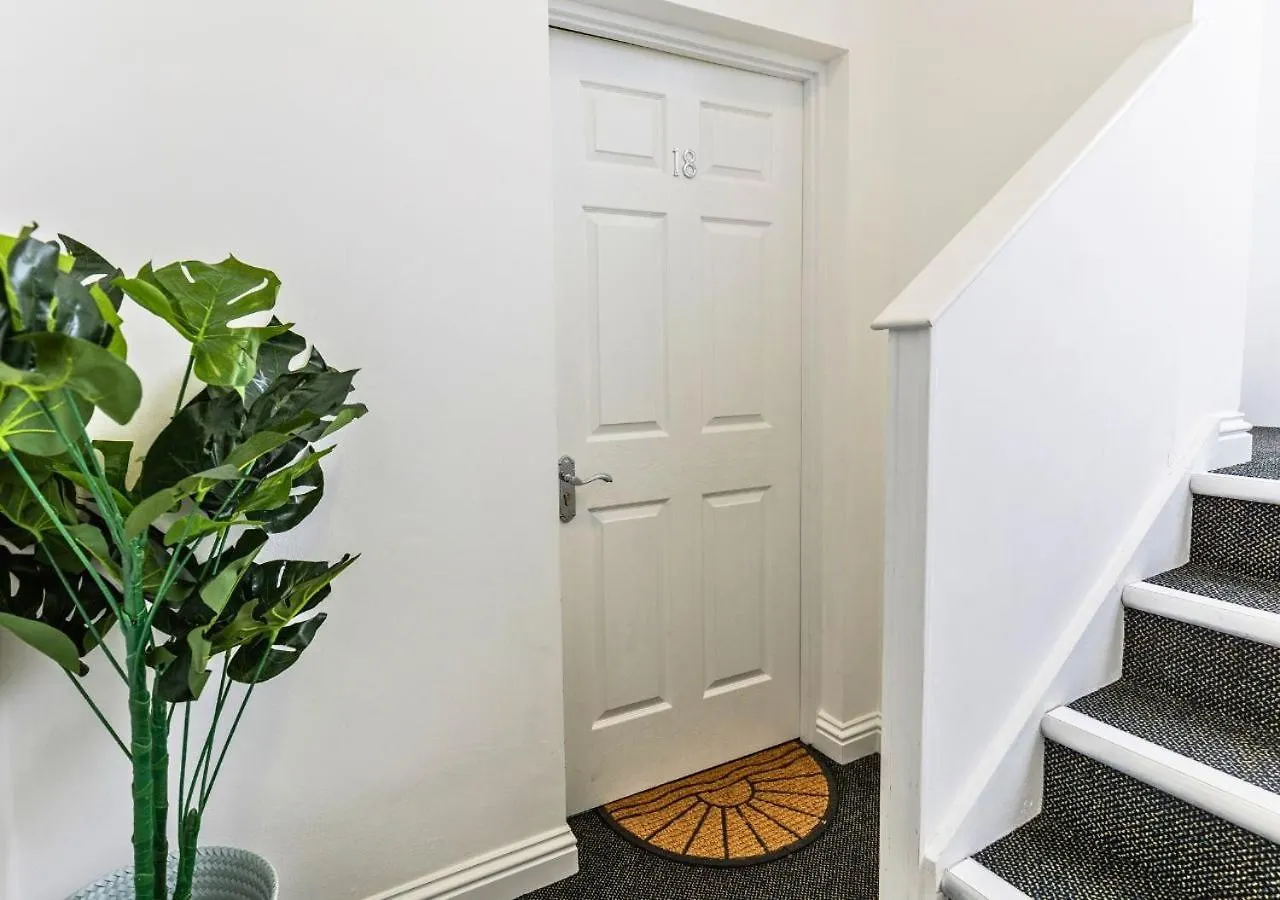 Stunning 2 Bed In The Centre Of Cheltenham! Cheltenham