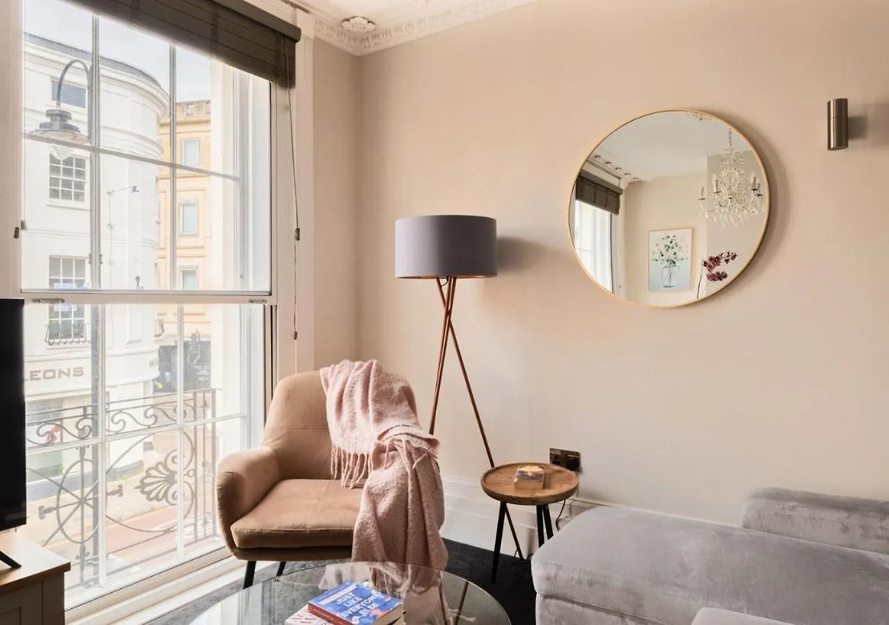 Stunning 2 Bed In The Centre Of Cheltenham! 0*, Cheltenham United Kingdom
