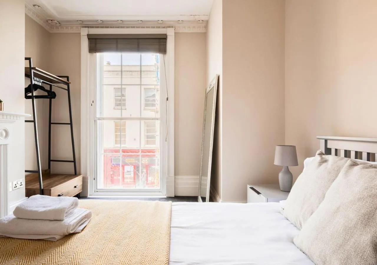 Stunning 2 Bed In The Centre Of Cheltenham!