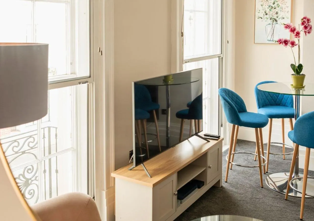 Apartment Stunning 2 Bed In The Centre Of Cheltenham!