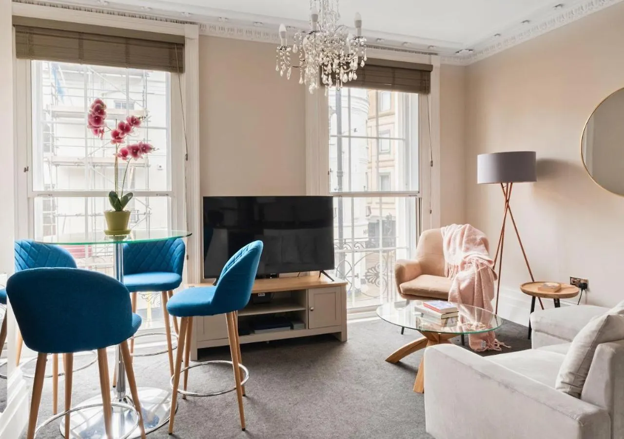 Stunning 2 Bed In The Centre Of Cheltenham! 0*, Cheltenham