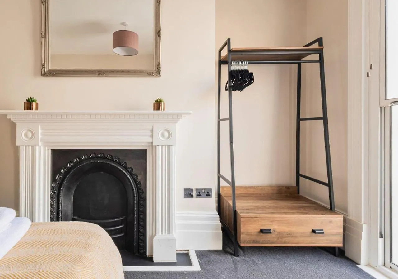 Apartment Stunning 2 Bed In The Centre Of Cheltenham!