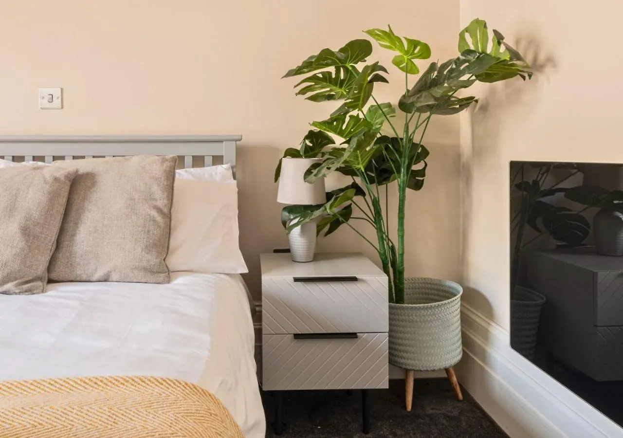 Apartment Stunning 2 Bed In The Centre Of Cheltenham!