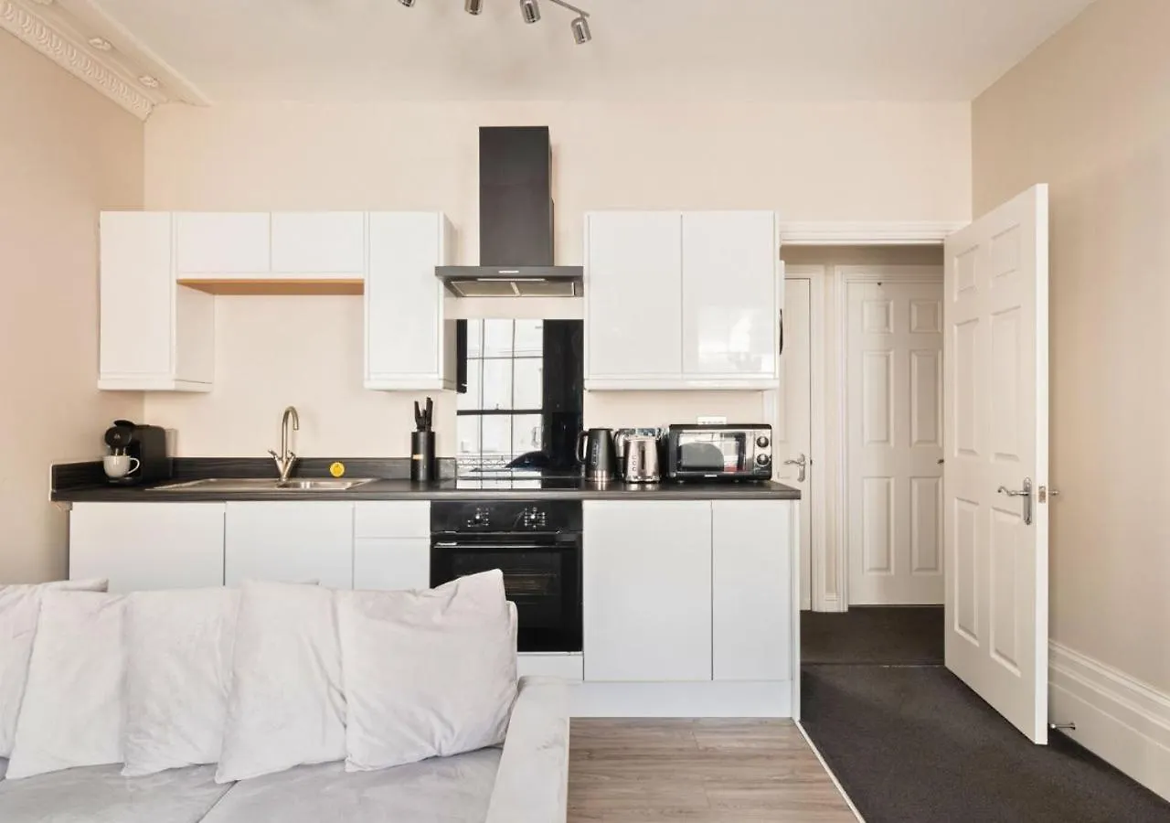 Stunning 2 Bed In The Centre Of Cheltenham! 0*, Cheltenham United Kingdom