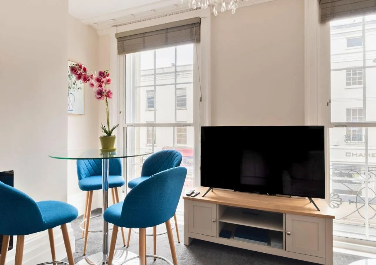 Stunning 2 Bed In The Centre Of Cheltenham! 0*, Cheltenham