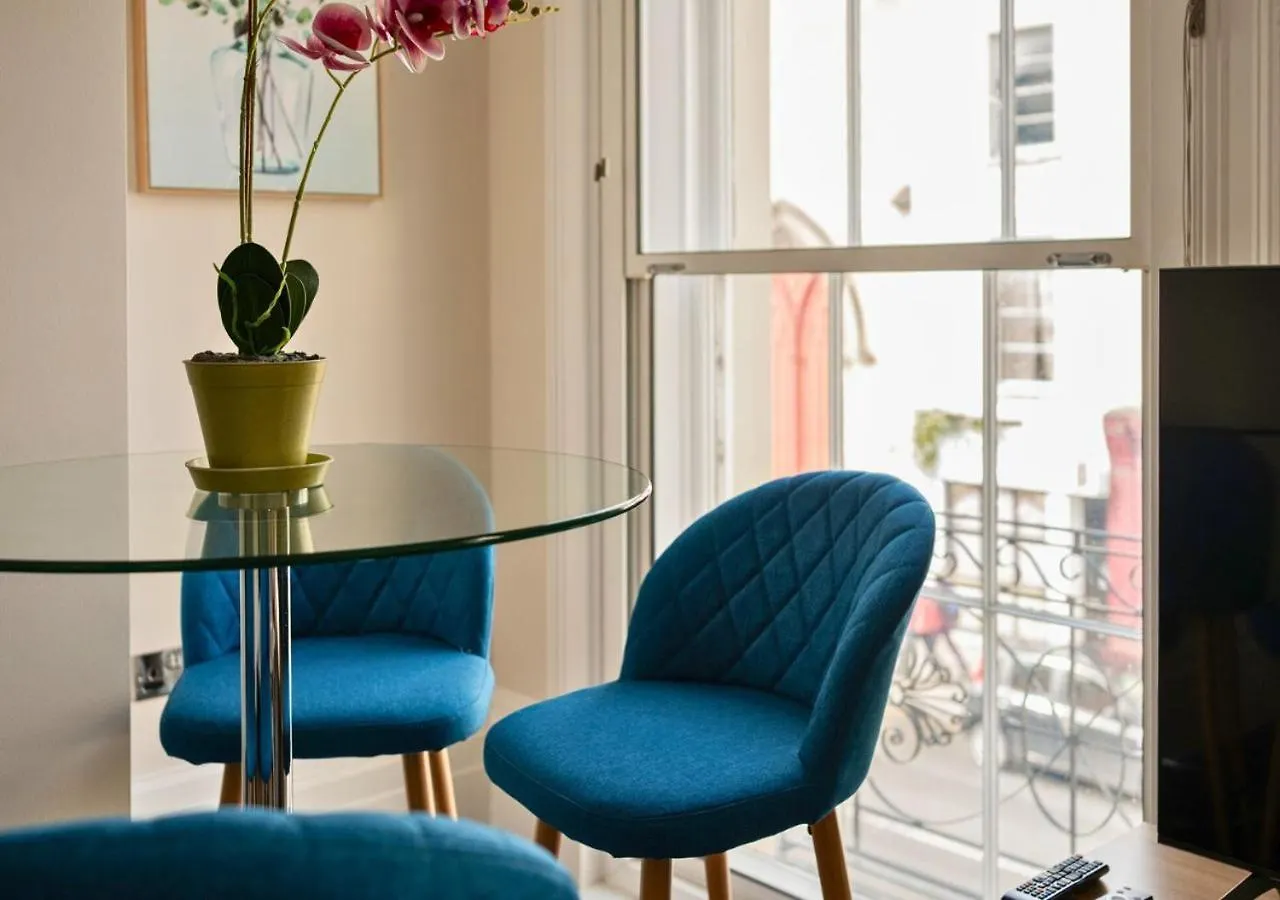 Apartment Stunning 2 Bed In The Centre Of Cheltenham!